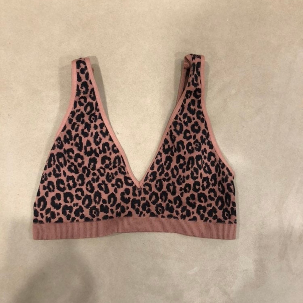 NWOT Seamless Leopard Bralette